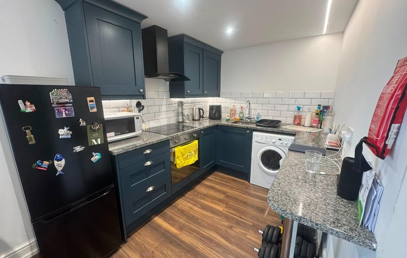 Addison Road, Flat 2, North Hill, Plymouth - Image 1